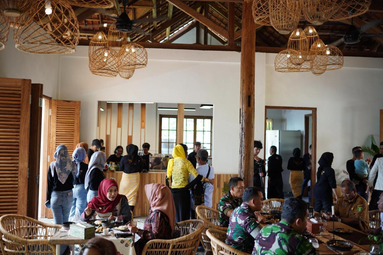 Casa Nemo Beach Resort & Spa Sabang  Exterior photo